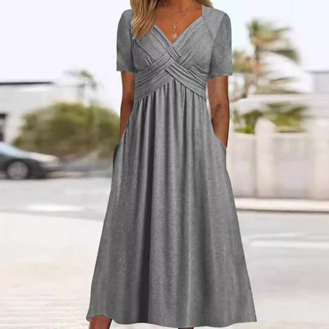 Adrianna Maxi Dress - Flattering Fit for Elegant Summer Outings