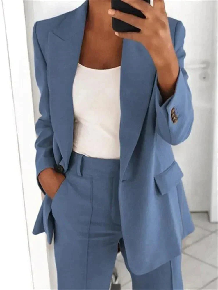 Women's 2-Piece Suit - Elegant White Pant Suit for Stylish Comfort