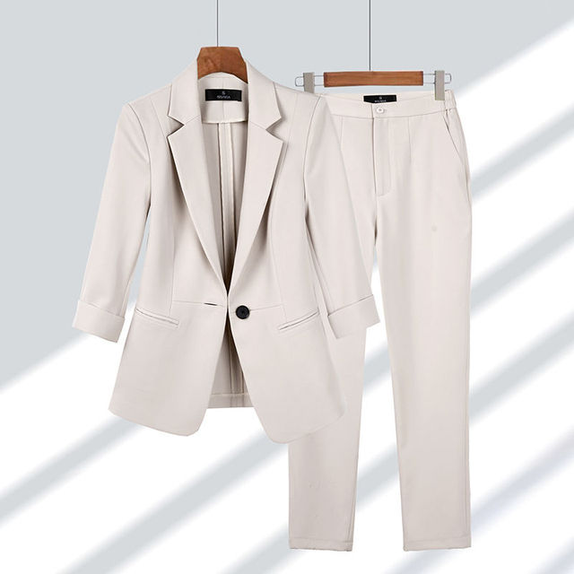 Chloé Women's Suit - Elegant Blazer & Trouser Set for Versatile Style