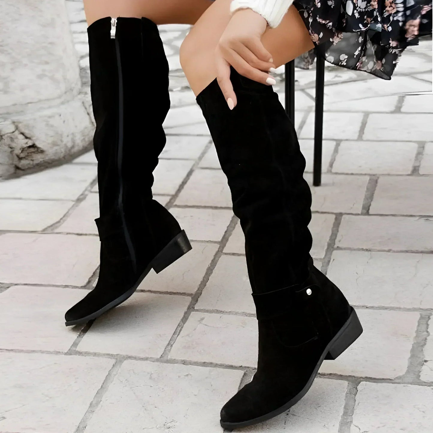 Bold Suede Boots - Stylish Comfort with Non-Slip Sole for All-Day Wear