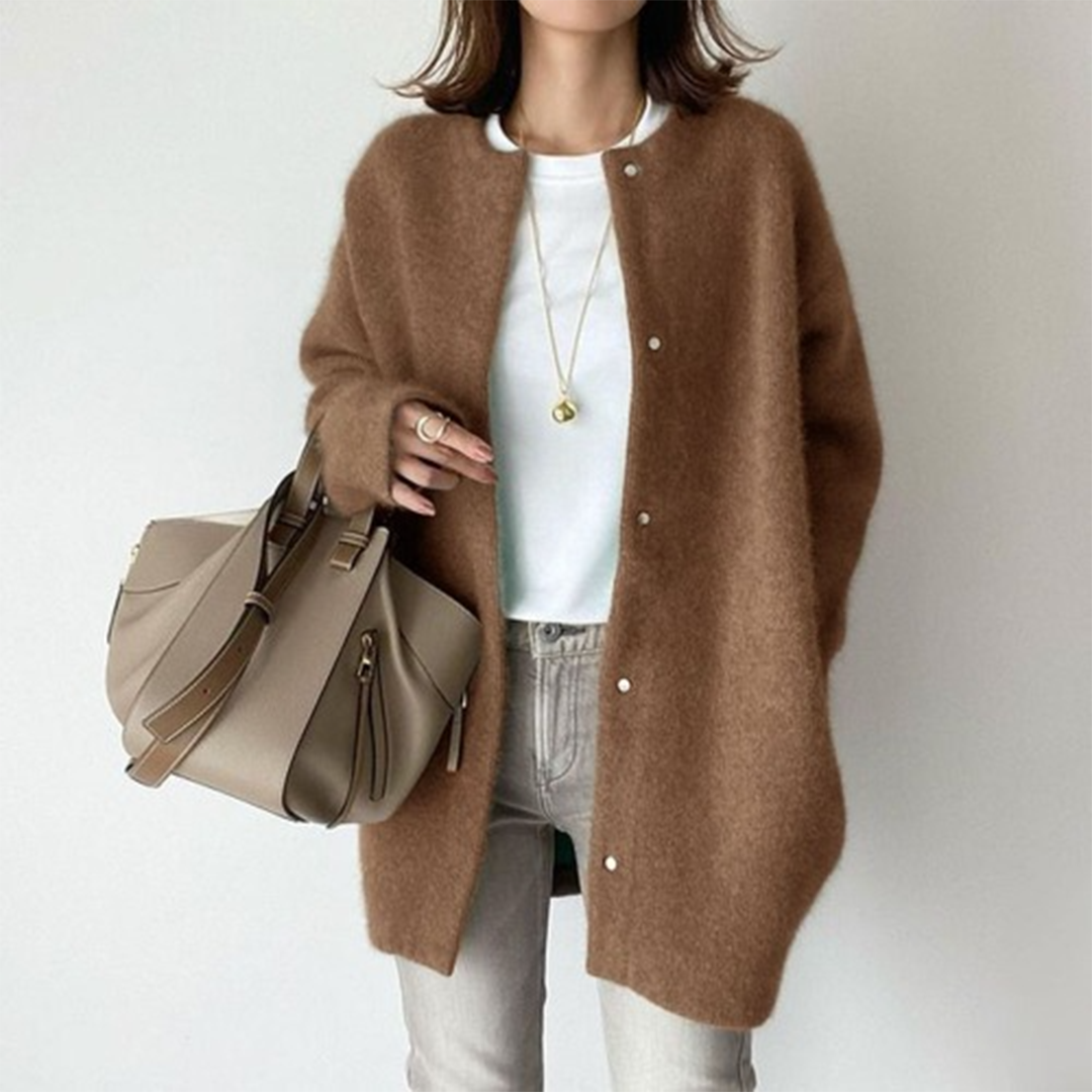 Cardigan - Luxurious Black Style & Ultimate Comfort
