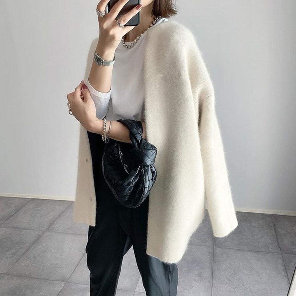 Cardigan - Luxurious Black Style & Ultimate Comfort