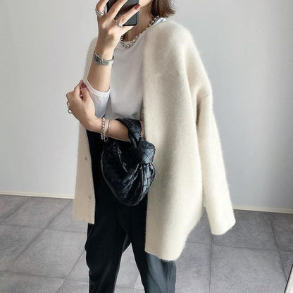 Cardigan - Luxurious Black Style & Ultimate Comfort